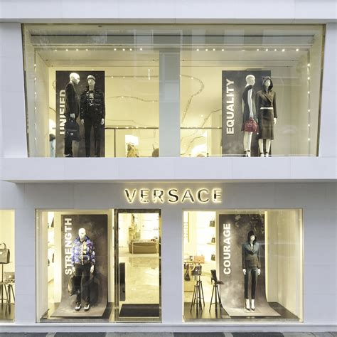 versace frankfurt flughafen store frankfurt am main|VERSACE .